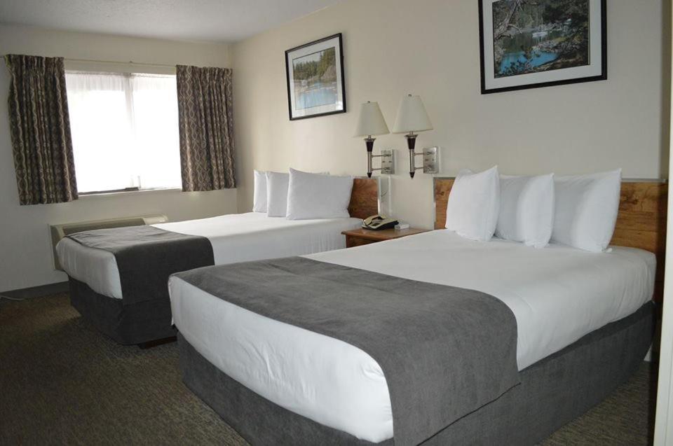 סישלט Driftwood Inn מראה חיצוני תמונה